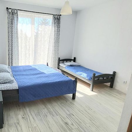 Emada- Pokoje Goscinne I Studia Ostrowo  Rum bild