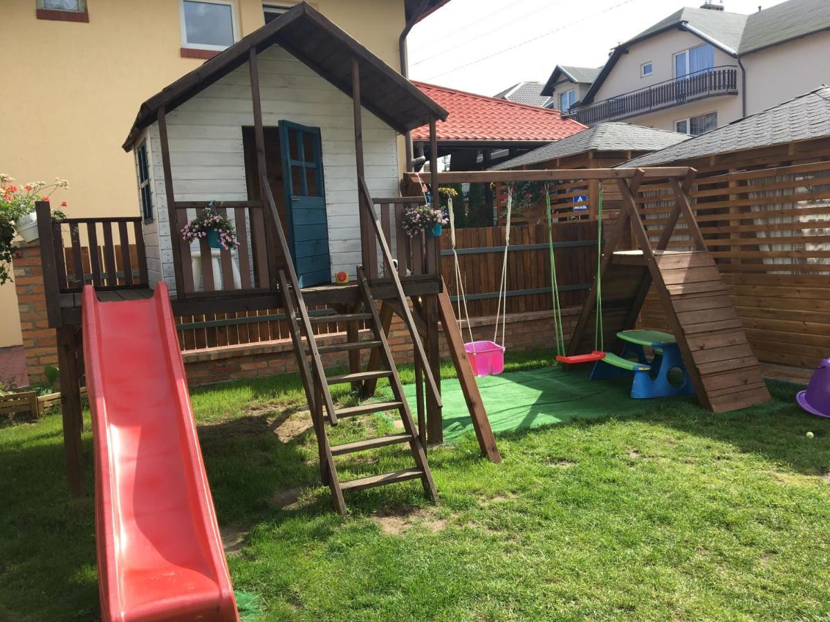 Emada- Pokoje Goscinne I Studia Ostrowo  Exteriör bild