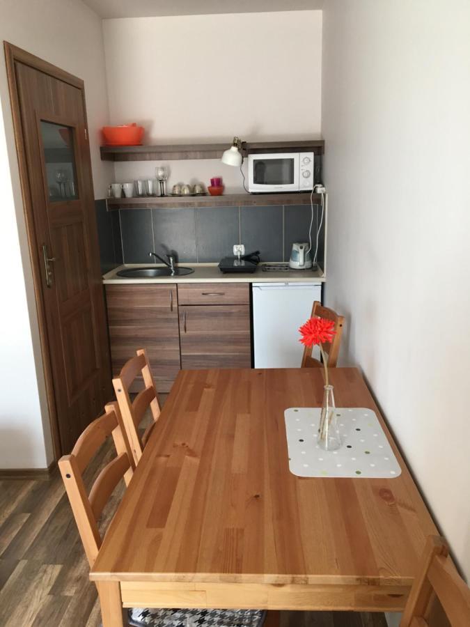 Emada- Pokoje Goscinne I Studia Ostrowo  Exteriör bild