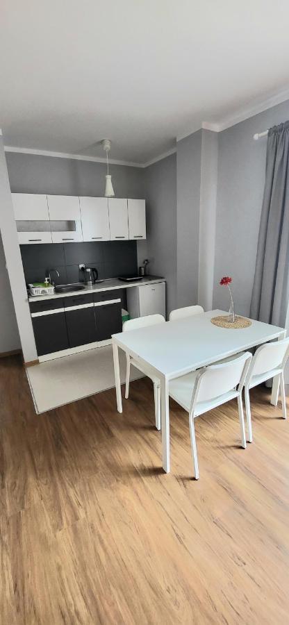 Emada- Pokoje Goscinne I Studia Ostrowo  Exteriör bild