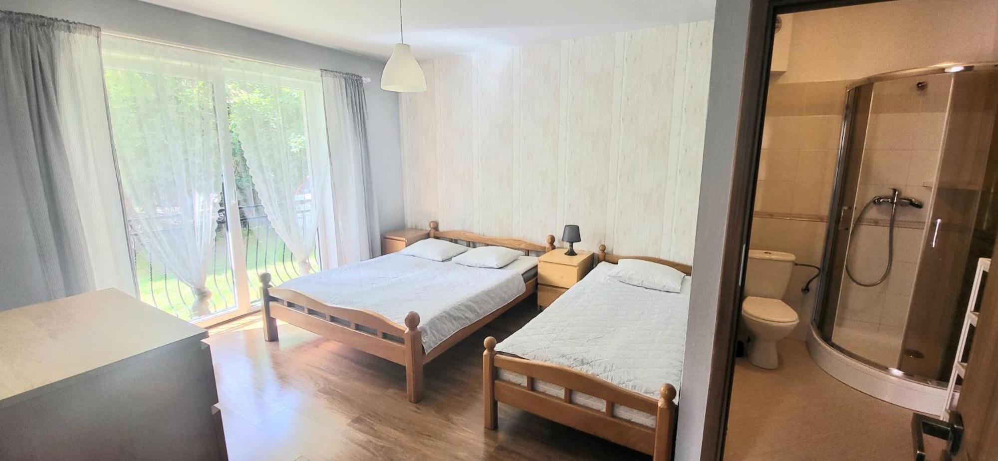 Emada- Pokoje Goscinne I Studia Ostrowo  Rum bild
